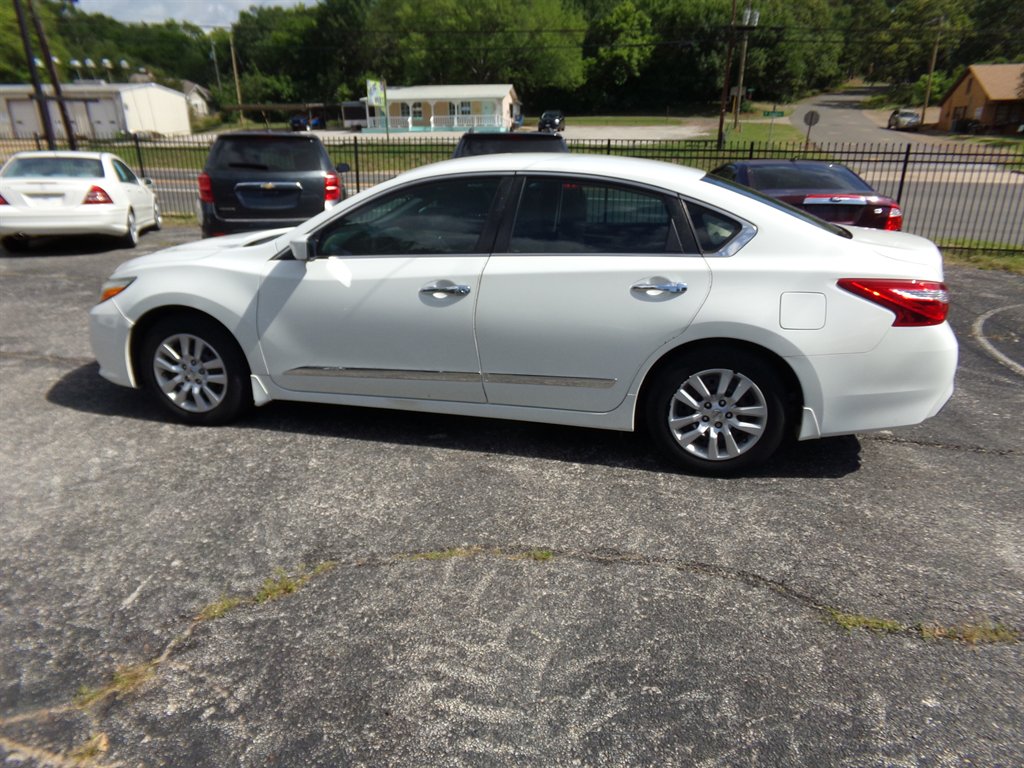 2016 Nissan Altima S - Photo 9