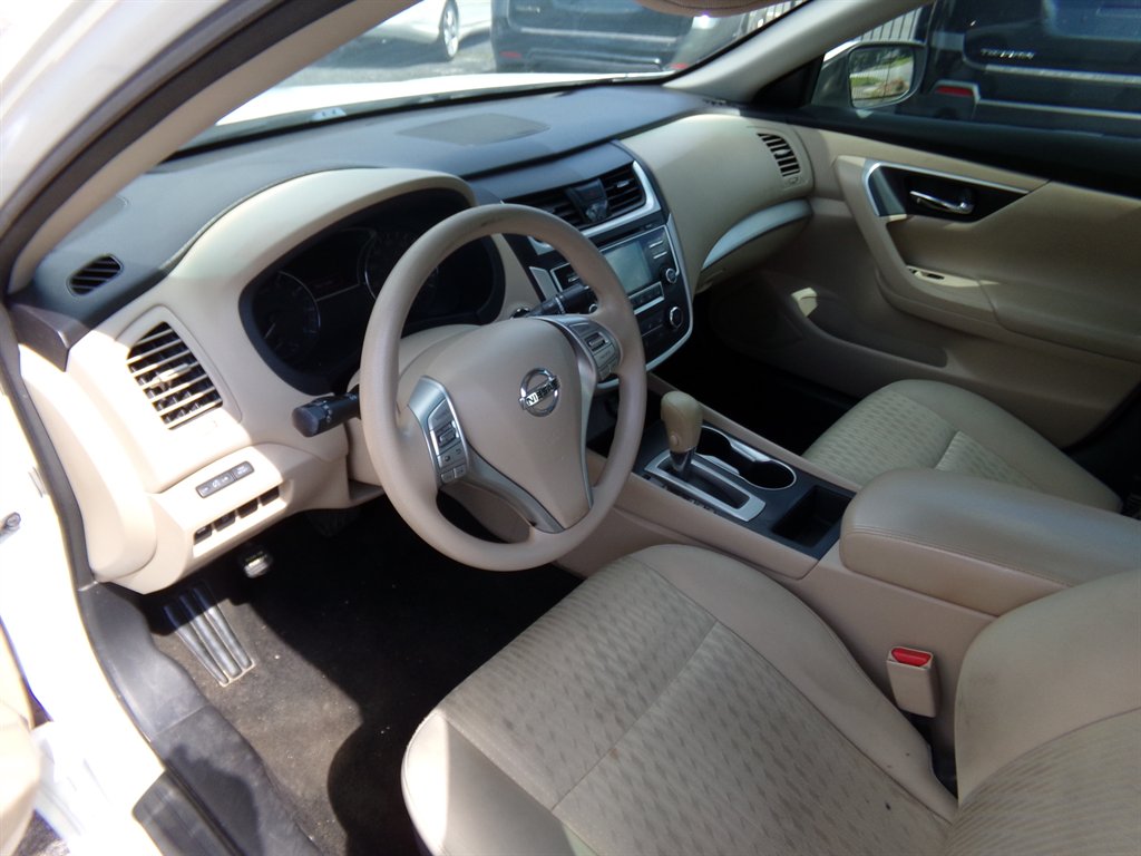 2016 Nissan Altima S - Photo 10