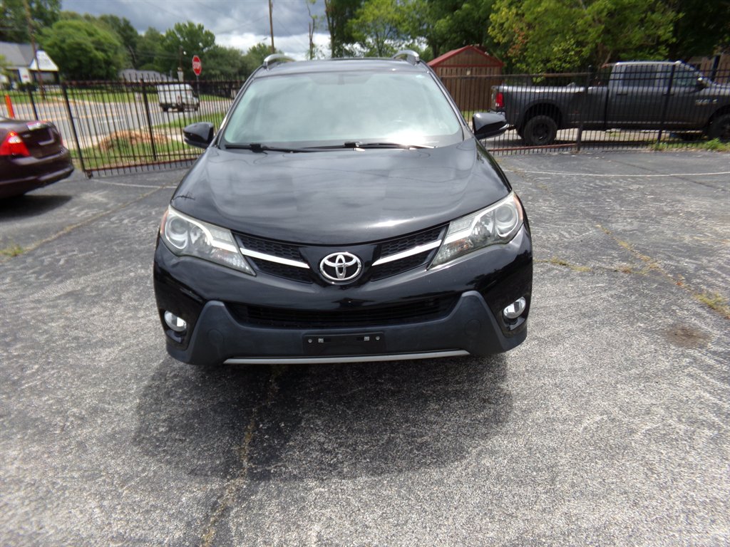 2015 Toyota RAV4 XLE's photo